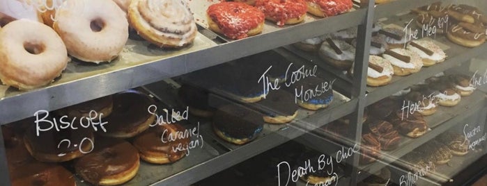 Doughnotts is one of Lugares favoritos de The Edible Fran.