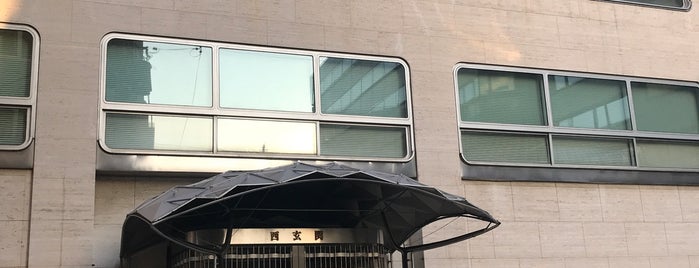 輸出繊維会館 is one of 大阪の現代建築.