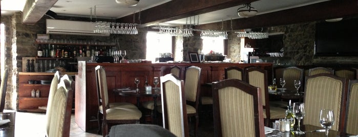 Sequoia Restaurant & Lounge is one of West island.
