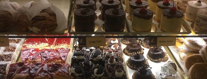 D'amici's Bakery is one of Jasvinder : понравившиеся места.