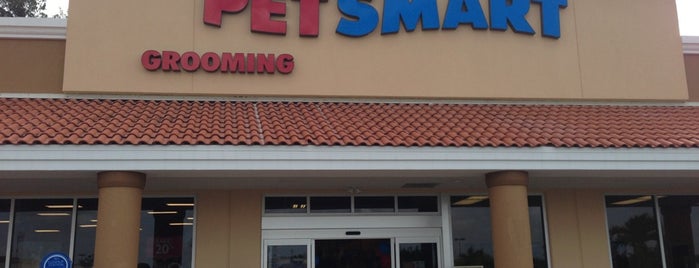 PetSmart is one of Lieux qui ont plu à Cristina.