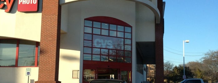 CVS pharmacy is one of Lugares favoritos de Jose.