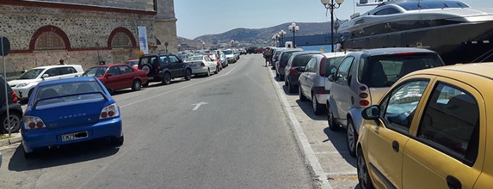 Ξενοδοχείο "Νησάκι" is one of Syros.