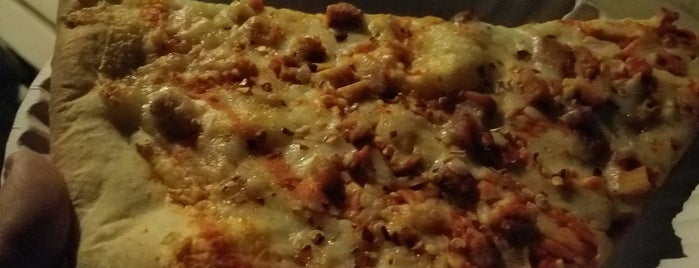 Pasha Pizza Pita Grill is one of Locais curtidos por Mia.