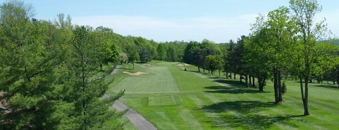 Brynwood Golf & Country Club is one of Lieux qui ont plu à PurePure.