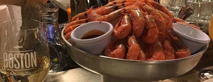 Boston Seafood & Bar is one of Побывать.