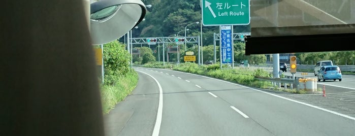 東名高速道路 日本坂トンネル(上り/東京方面) 左ルート is one of สถานที่ที่ Minami ถูกใจ.