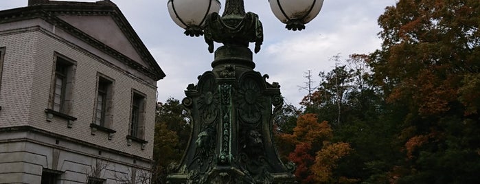 皇居正門石橋飾電燈 is one of 博物館明治村.