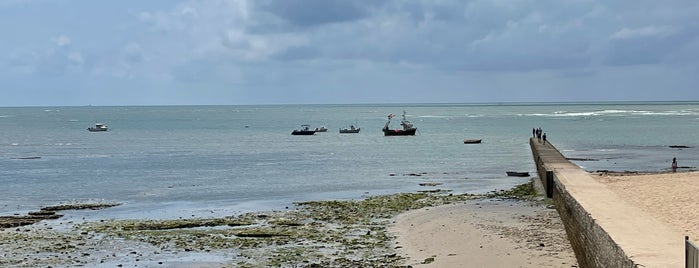 Les Frères de la Côte is one of Favorite restaurants on Ile de Ré.