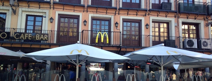McDonald's is one of A comer y a beber (2).