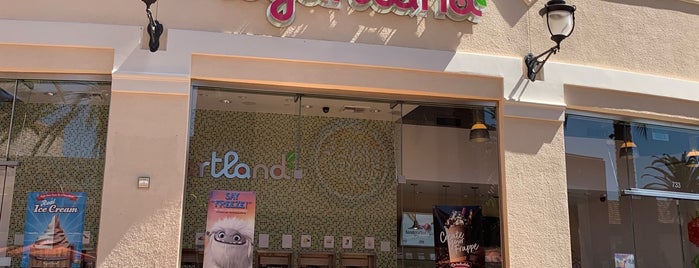 Yogurtland is one of Kateさんのお気に入りスポット.