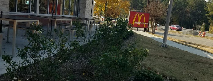McDonald's is one of Lieux qui ont plu à Betsy.