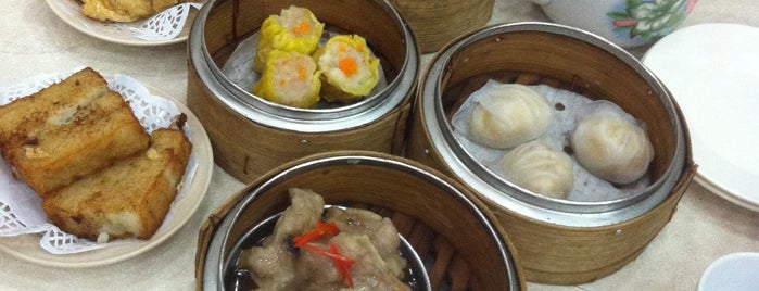 Zhong Hwa Hin Chinese Restaurant (中華軒茶樓) is one of %Perak.