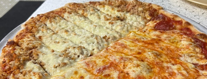 Frank's Pizzeria is one of 500 Things to Eat & Where - Midwest.