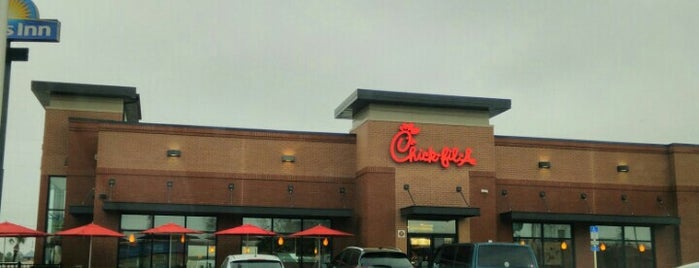 Chick-fil-A is one of สถานที่ที่ Jordan ถูกใจ.