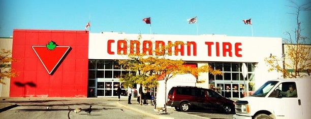 Canadian Tire is one of Locais curtidos por Crystal.