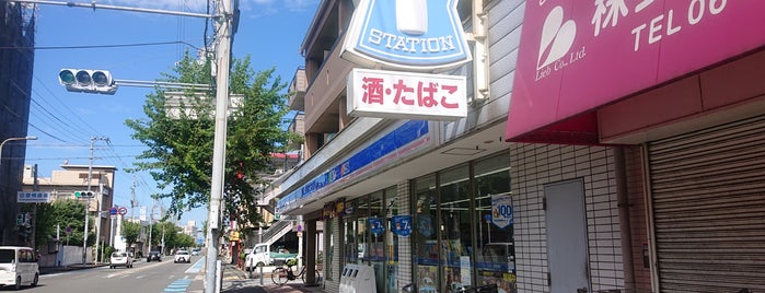 ローソン 東大阪若江西新町店 is one of ローソン.