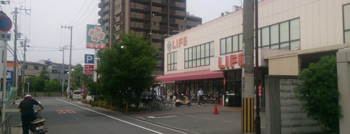 ライフ 歌島店 is one of ライフコーポレーション.