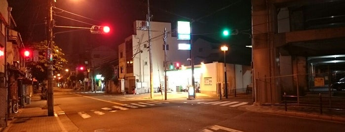ファミリーマート 桑津五丁目店 is one of コンビニ.