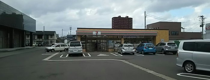 7-Eleven is one of Lugares favoritos de Shin.