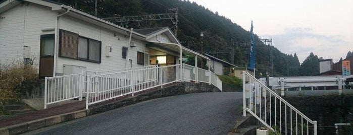 Sambommatsu Station is one of Tempat yang Disukai 高井.