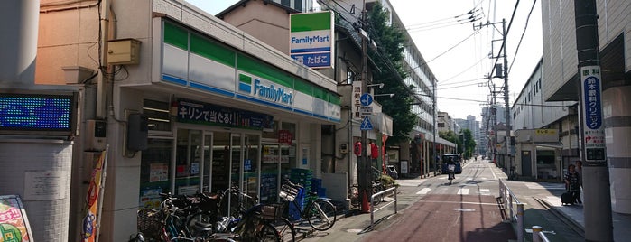 ファミリーマート 志村三丁目駅前店 is one of 通勤.