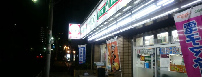 ローソンストア100 豊島園店 is one of コンビニ.