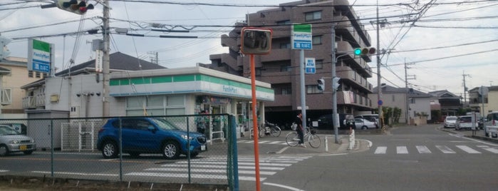 FamilyMart is one of 兵庫県東播地方のコンビニ(1/2).