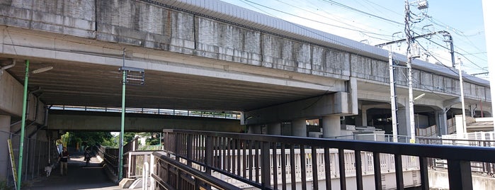 仙川橋梁 is one of 東京陸橋.