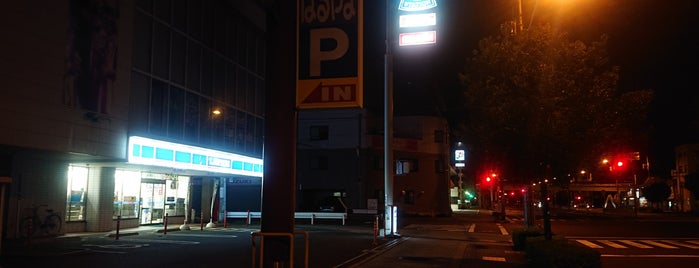 ローソン 大正小林東三丁目店 is one of The コンビニ愛.