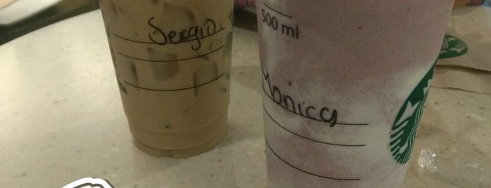 Starbucks is one of Locais curtidos por Karen 🌻🐌🧡.