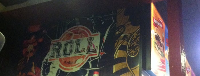 Roll Burger is one of Galata.