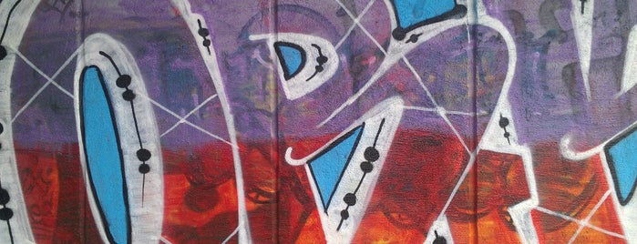 «Зал славы» граффити на Ладожской is one of Streetart & graffiti SPB.