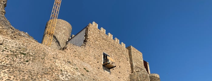 Castell De Montsoriu is one of Lugares favoritos de belen.