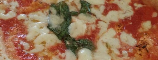 Pizzeria La Notizia 2 is one of Simoneさんのお気に入りスポット.