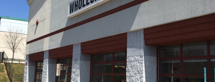BJ's Wholesale Club is one of Places visit.