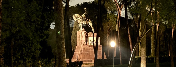 Monumento a Umberto I is one of Itálie.