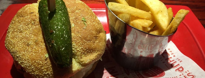 Red Robin Gourmet Burgers and Brews is one of The 15 Best Places for French Fries in Nashville.