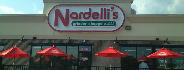 Nardelli's Grinder Shoppe is one of Tempat yang Disukai Jason.