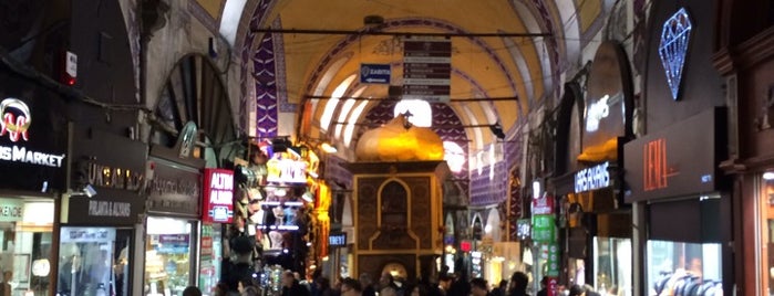 カパルチャルシュ is one of 52 Places You Should Definitely Visit in İstanbul.