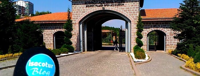 Altınköy Kahvesi is one of isacotur’s Liked Places.
