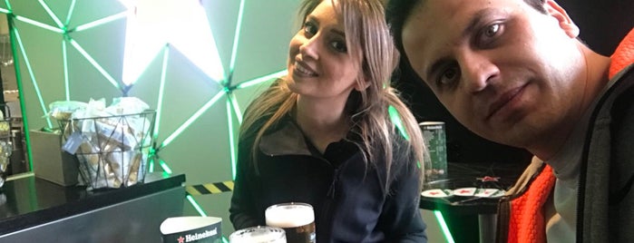 Heineken Bar is one of Kubilay'ın Beğendiği Mekanlar.
