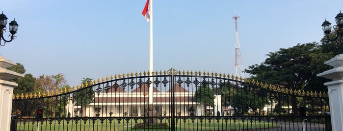 Gedung Agung Yogyakarta (Istana Kepresidenan) is one of Jogja, Persada, dan Havana.