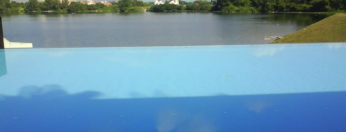 Swimming Pool is one of Tempat yang Disukai Lover.