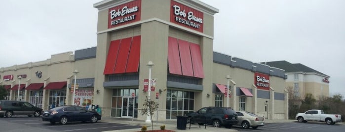 Bob Evans Restaurant is one of Tempat yang Disukai Michael.