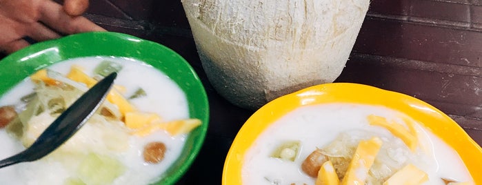 Chè Thái Lan, Thạch Dừa is one of Ăn vặt | Desert Shop.