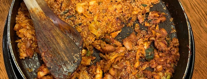 Yoogane Chicken Gallbi is one of Ankur'un Beğendiği Mekanlar.