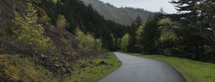 Historic Columbia River Highway State Trail is one of Hood River.