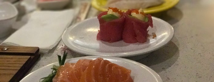 Yamazaki Sushi Restaurant is one of Orte, die David gefallen.