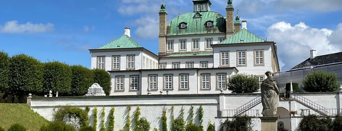 Fredensborg Slot is one of Dansk flytning.